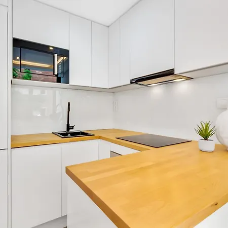 Apartment By Playa De La Carihuela *