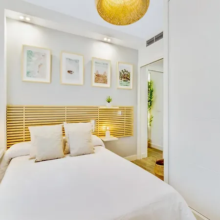 By Playa De La Carihuela Apartment *